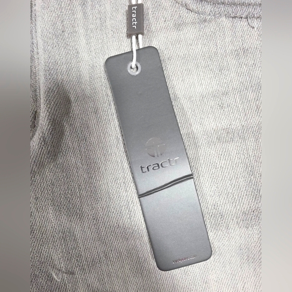 NWT Tractr Grey Distressed Denim Shorts Size 6/28 - Picture 3 of 8